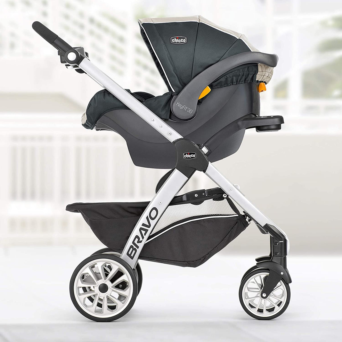 Folding chicco bravo stroller best sale