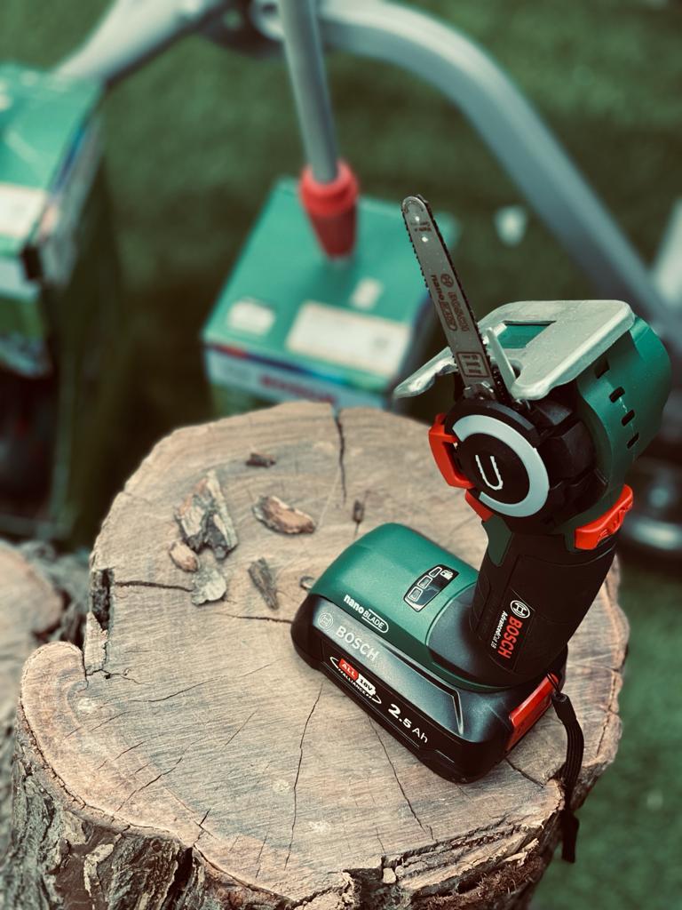 Bosch Cordless Nanoblade Saw Advanced Cut 18 - Made in Malaysia BO06033D5171 | Power Tool Bosch Cordless Nanoblade Saw Advanced Cut 18 - Made in Malaysia BO06033D5171 | Power Tool