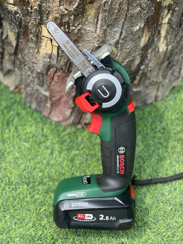 Bosch Cordless Nanoblade Saw Advanced Cut 18 - Made in Malaysia BO06033D5171 | Power Tool Bosch Cordless Nanoblade Saw Advanced Cut 18 - Made in Malaysia BO06033D5171 | Power Tool